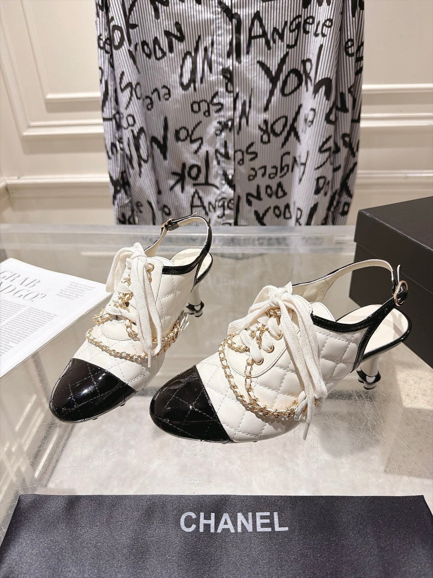 CHANEL 26S SLINGBACK HIGH HEEL SHOES 70 MM IN CREAM WHITE LAMBSKIN AND BLACK PATENT CALFSKIN