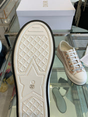 WALK'N PLATFORM SNEAKER IN IN LIGHT PINK EMBROIDERY ICONIC PATTERNS FABRIC