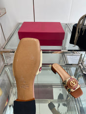 VLTN HIGH HEEL 25S 30 MM IN BEIGE FABRIC AND BROWN LAMBSKIN WITH EMBROIDERED CHERRY MOTIF
