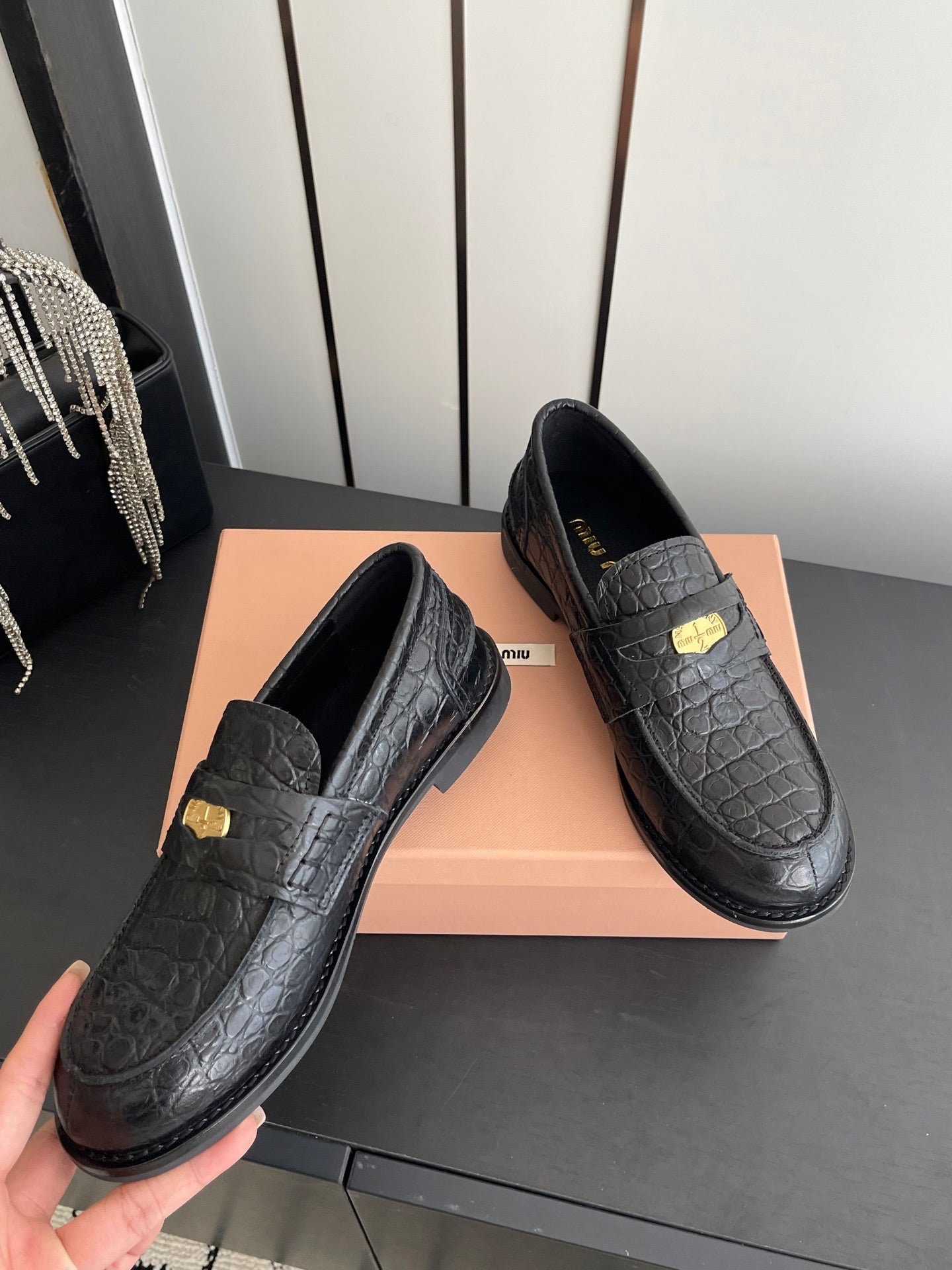 MIUMIU 26S PENNY LOAFERS IN BLACK CALFSKIN CROCODILE EMBOSSING