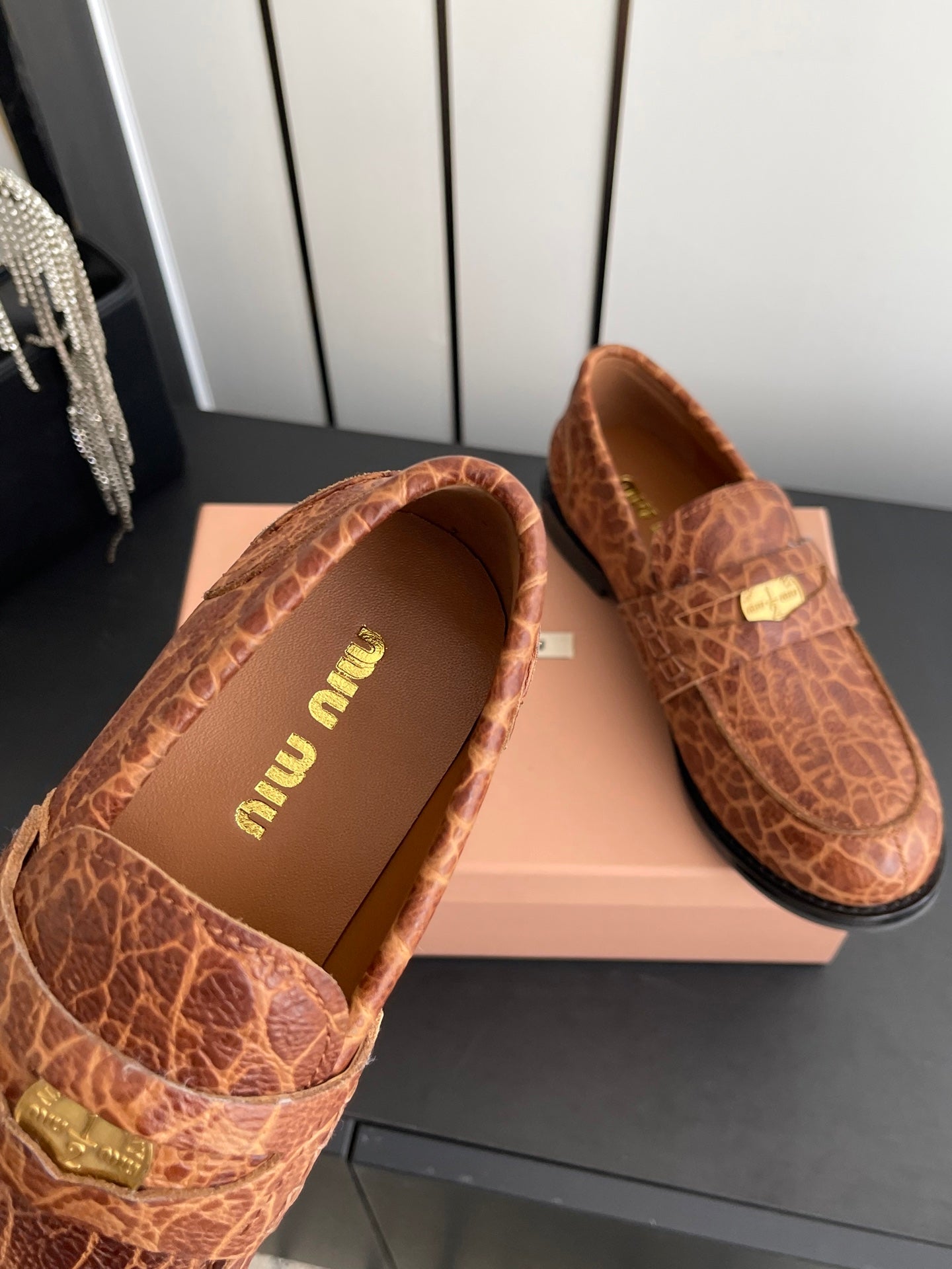 MIUMIU 26S PENNY LOAFERS IN BROWN COGNAC CALFSKIN CROCODILE EMBOSSING