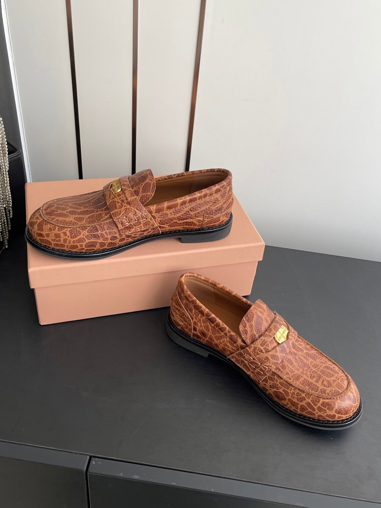 MIUMIU 26S PENNY LOAFERS IN BROWN COGNAC CALFSKIN CROCODILE EMBOSSING