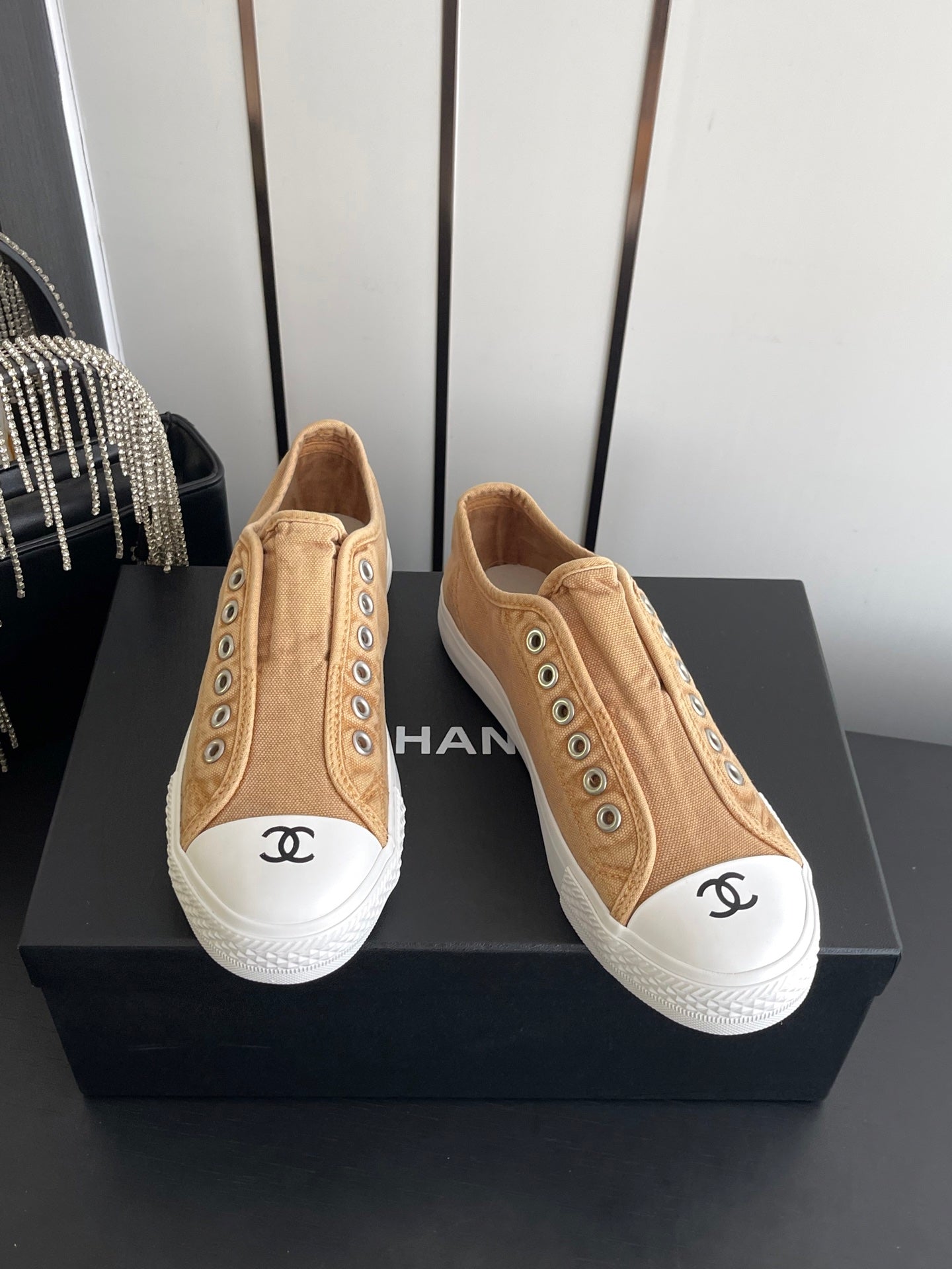 CHANEL 26S LOW TOP BEIGE IN NAVY BLUE CANVAS