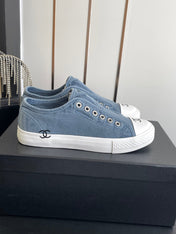CHANEL 26S LOW TOP SNEAKERS IN NAVY BLUE CANVAS