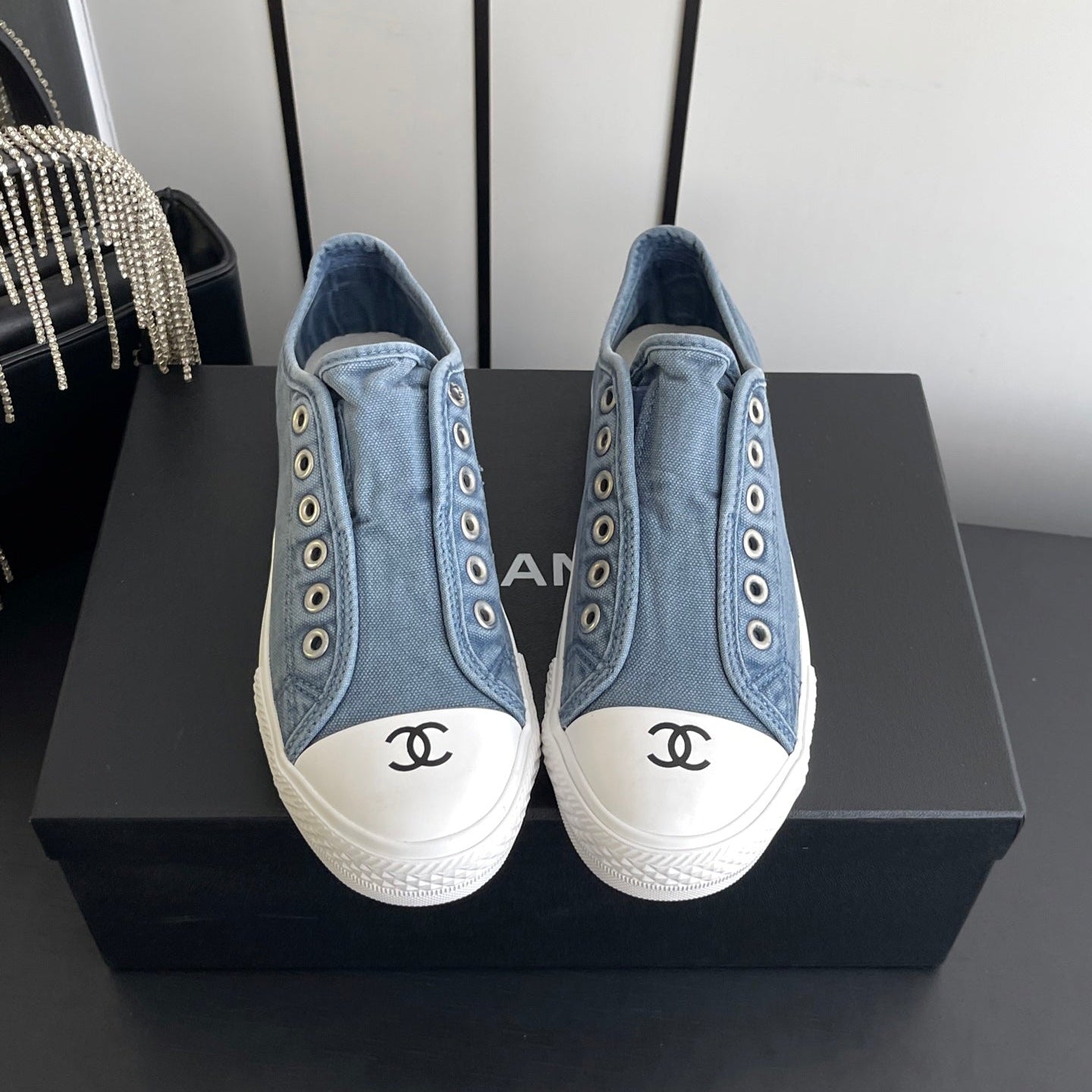 CHANEL 26S LOW TOP SNEAKERS IN NAVY BLUE CANVAS