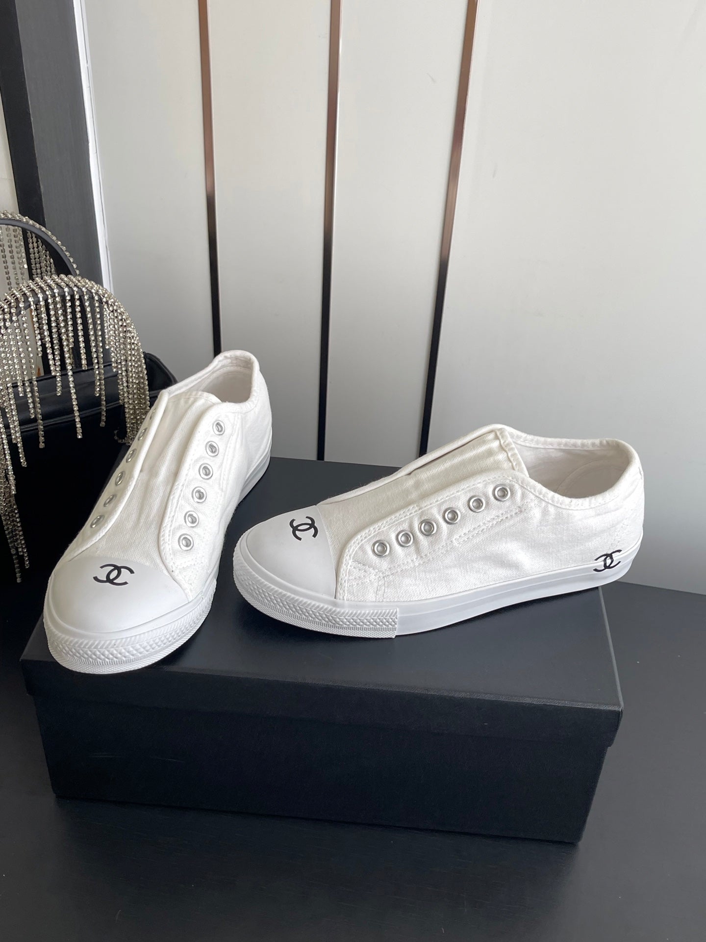 CHANEL 26S LOW TOP SNEAKERS IN WHITE CANVAS