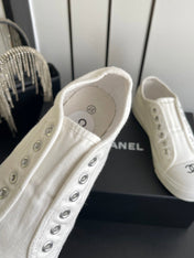 CHANEL 26S LOW TOP SNEAKERS IN WHITE CANVAS