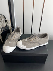 CHANEL 26S LOW TOP SNEAKERS IN GREY FRAYED CANVAS
