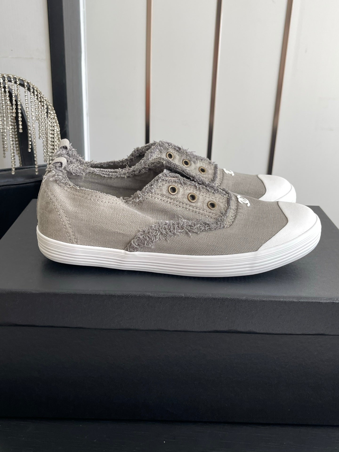 CHANEL 26S LOW TOP SNEAKERS IN GREY FRAYED CANVAS