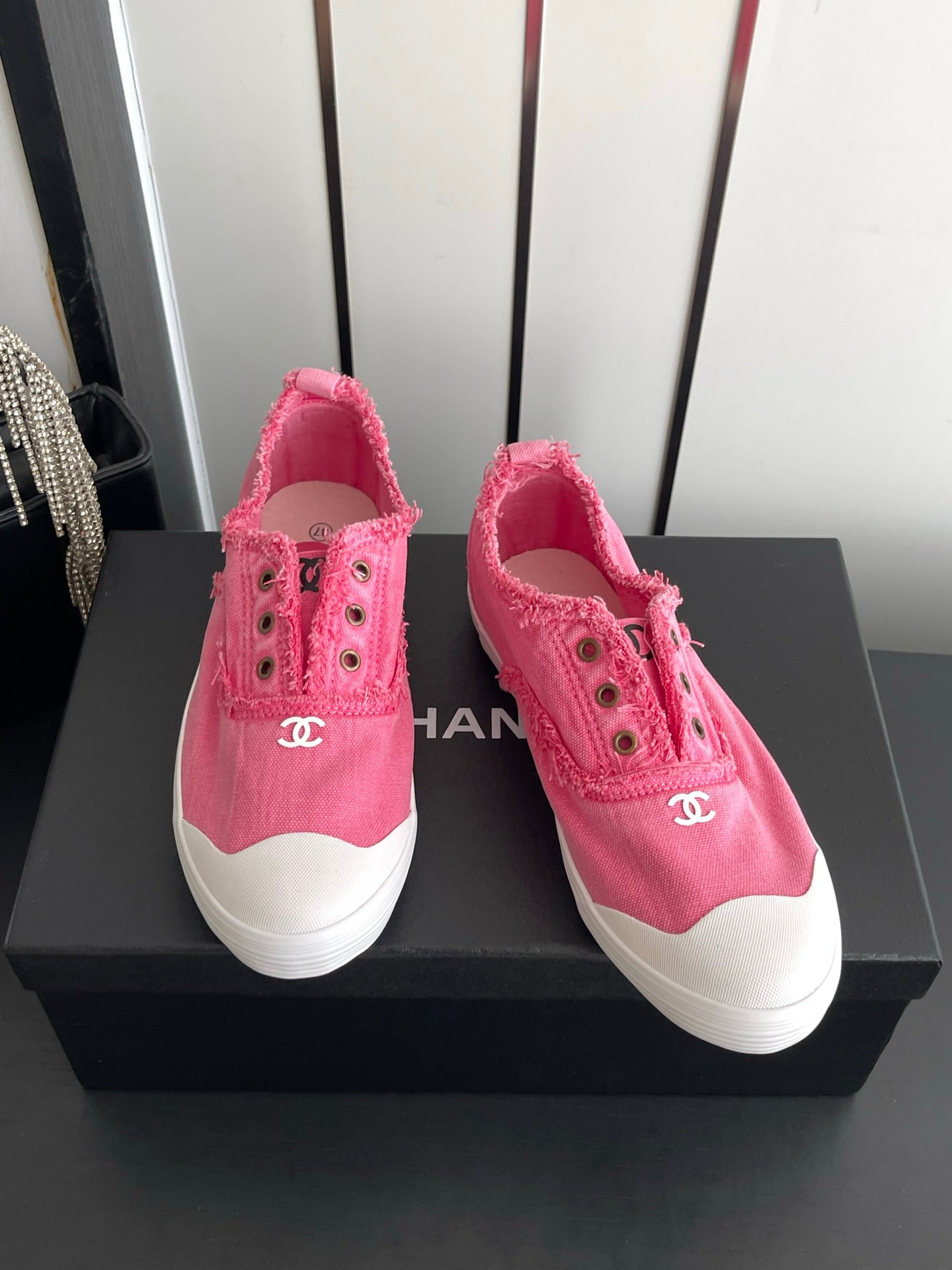 CHANEL 26S LOW TOP SNEAKERS IN LINK PINK FRAYED CANVAS