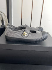 CHANEL 26S MARY JANE SNEAKERS IN GREY CANVAS WITH GOLD-TONE METAL CC LOGO