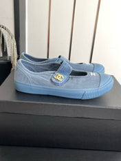 CHANEL 26S MARY JANE SNEAKERS IN NAVY BLUE CANVAS WITH GOLD-TONE METAL CC LOGO