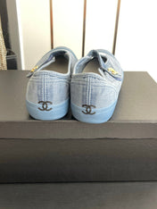 CHANEL 26S MARY JANE SNEAKERS IN NAVY BLUE CANVAS WITH GOLD-TONE METAL CC LOGO