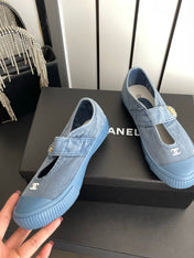 CHANEL 26S MARY JANE SNEAKERS IN NAVY BLUE CANVAS WITH GOLD-TONE METAL CC LOGO