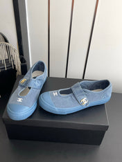 CHANEL 26S MARY JANE SNEAKERS IN NAVY BLUE CANVAS WITH GOLD-TONE METAL CC LOGO