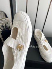 CHANEL 26S MARY JANE SNEAKERS IN WHITE CANVAS WITH GOLD-TONE METAL CC LOGO
