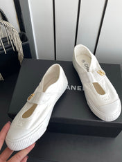 CHANEL 26S MARY JANE SNEAKERS IN WHITE CANVAS WITH GOLD-TONE METAL CC LOGO