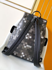 LV 25S CHRISTOPHER BACKPACK 47 IN DAMOFLAGE BLACK CALFSKIN