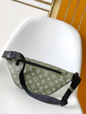 LV 25S DISCOVERY BUMBAG 44 IN OLIVE GREEN MONOGRAM CALFSKIN AND CANVAS