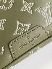 LV 25S DISCOVERY BUMBAG 44 IN OLIVE GREEN MONOGRAM CALFSKIN AND CANVAS