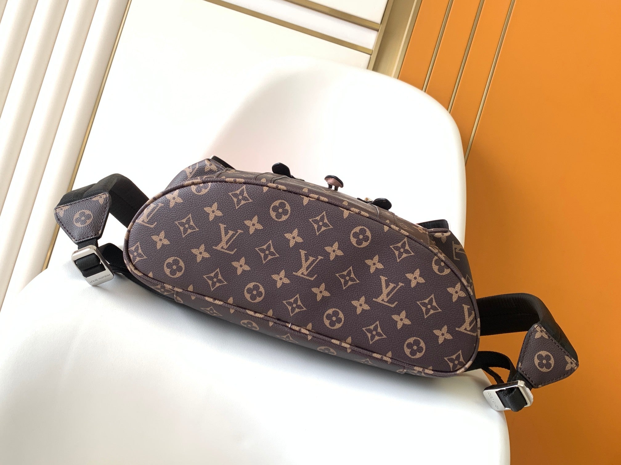 LV 25S CHRISTOPHER BACKPACK 48 IN CORAL RED AND BROWN CALFSKIN