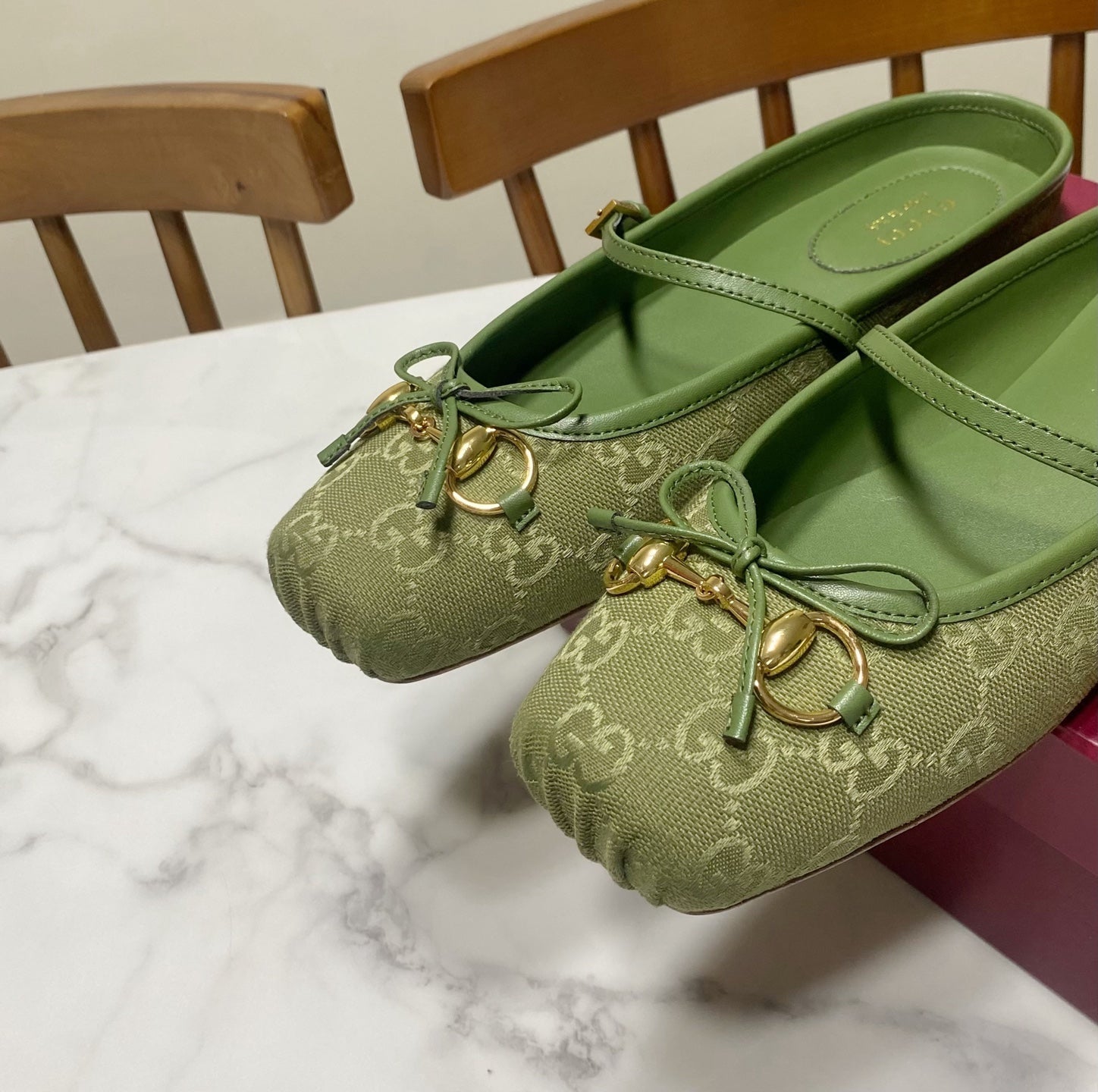 GUCCI 26S FLAT MULES IN GREEN CANVAS