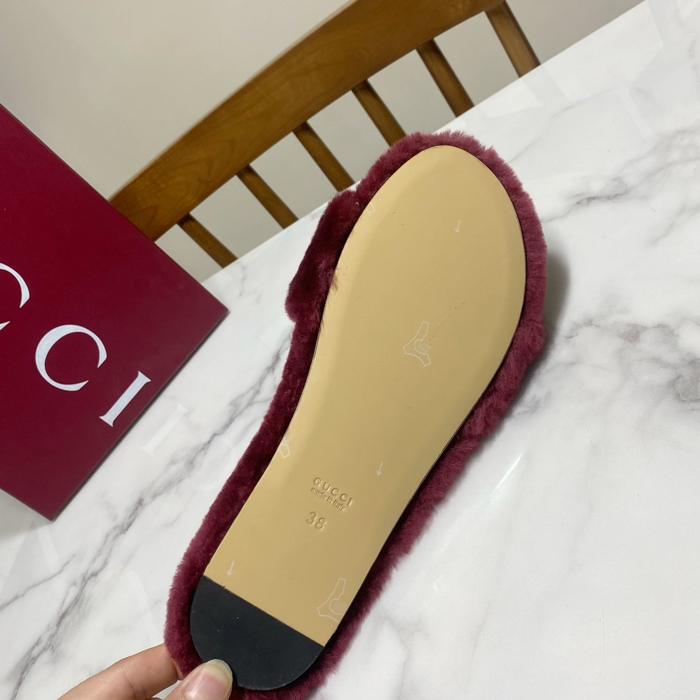 GUCCI 26S HORSEBIT MULES IN DARK RED SHEARLING