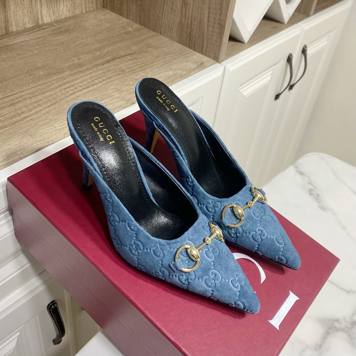 GUCCI 26S HEELED MULES 85 MM IN BLUE SUEDE