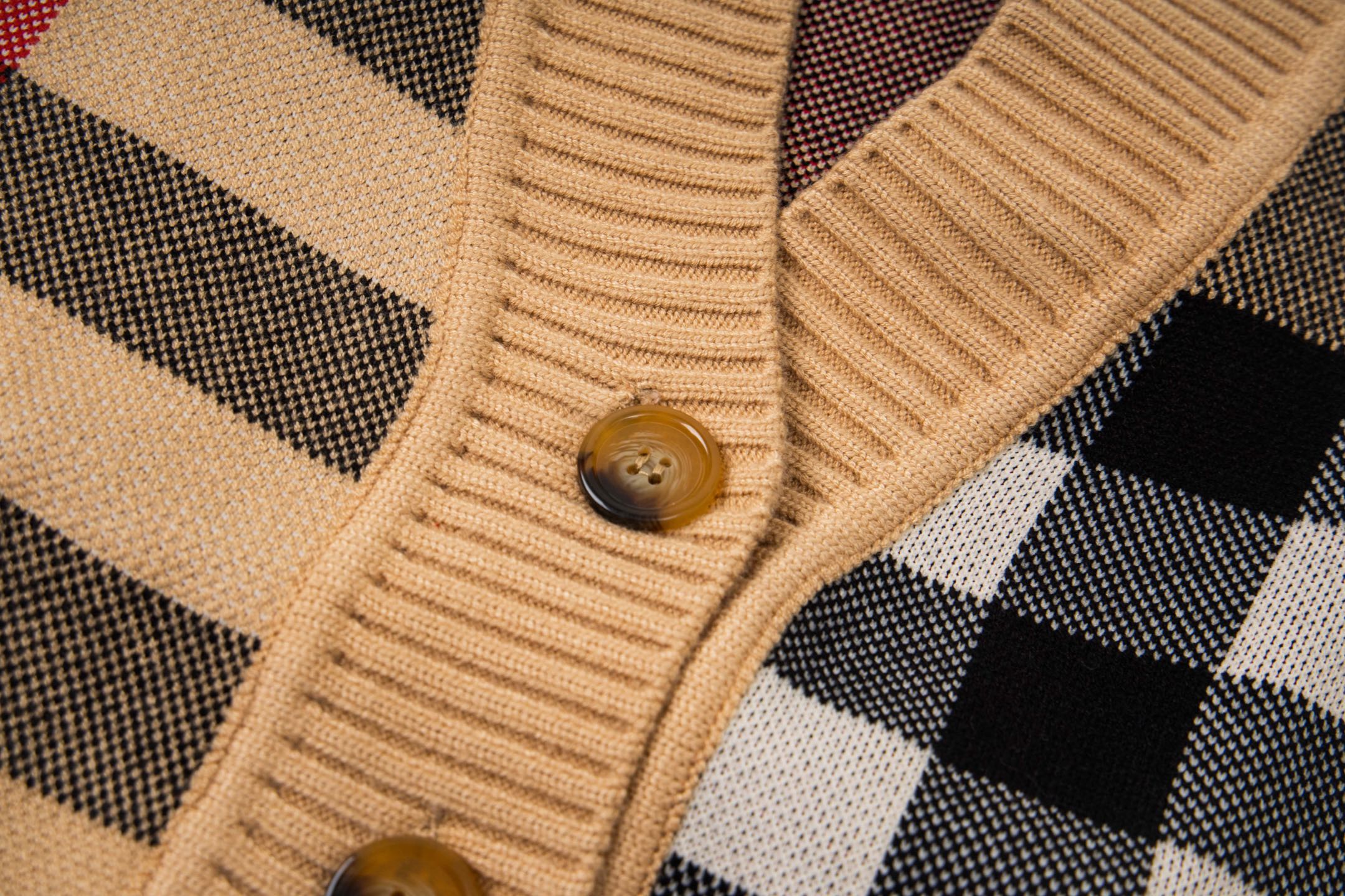 BURBERRY 26S CARDIGAN 370