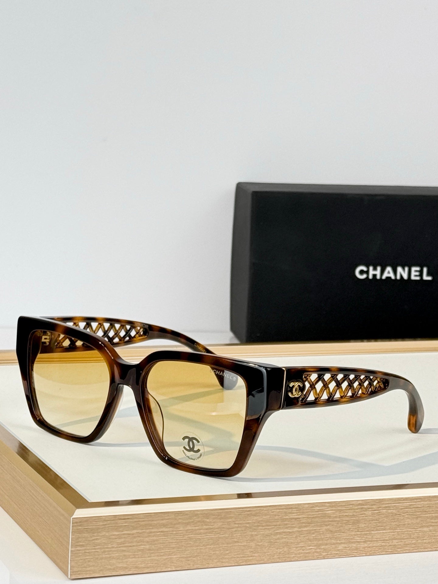 CHANEL 26S OVERSIZED SQUARE FRAME IN ACETATE 417061