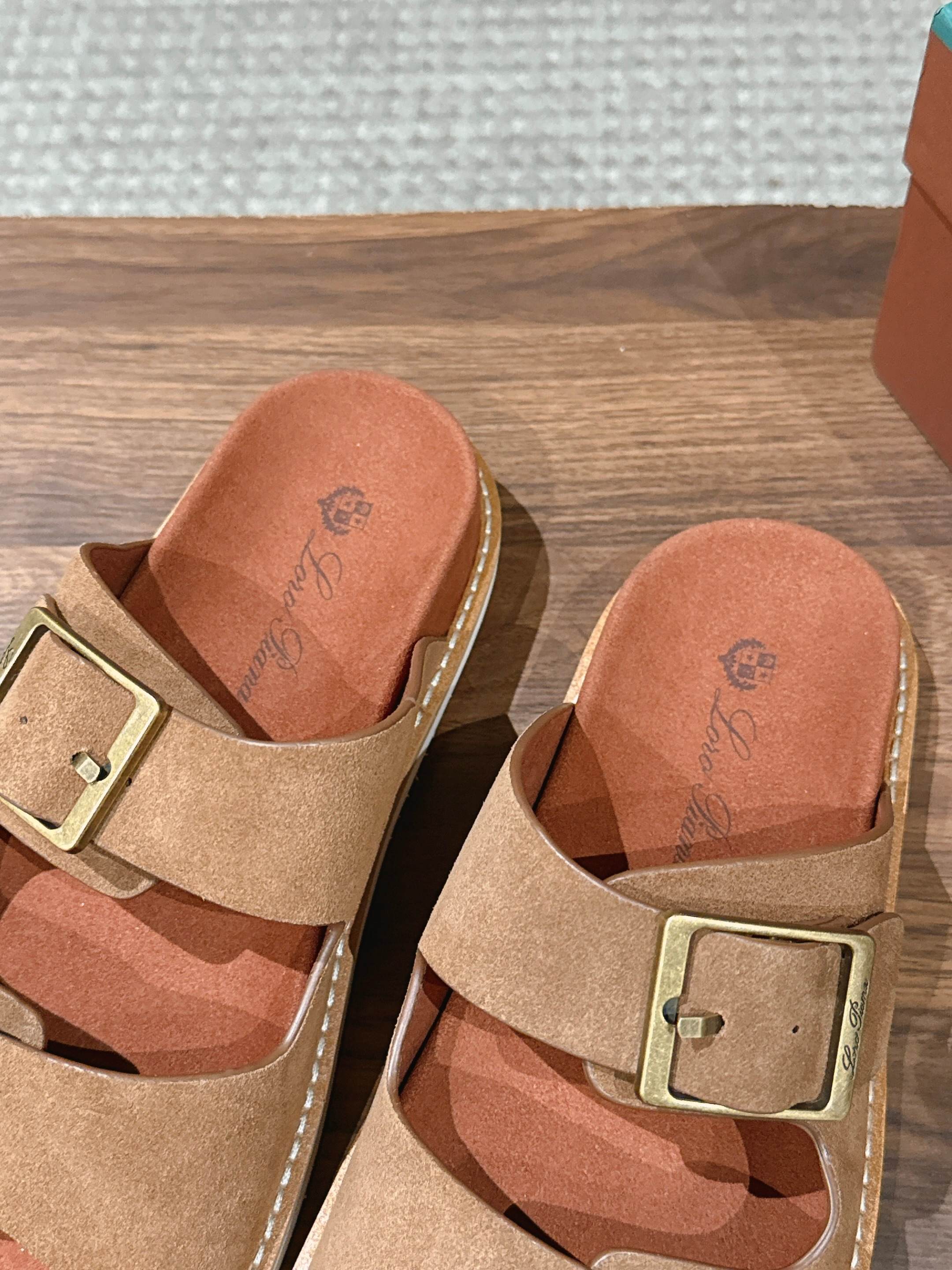 LP 26S DOUBLE BUCKLE SLIDES IN BROWN SUEDE GOLD HARDWARE