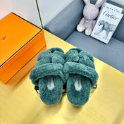 CHYPRE SANDAL IN FOREST GREEN SHEARLING
