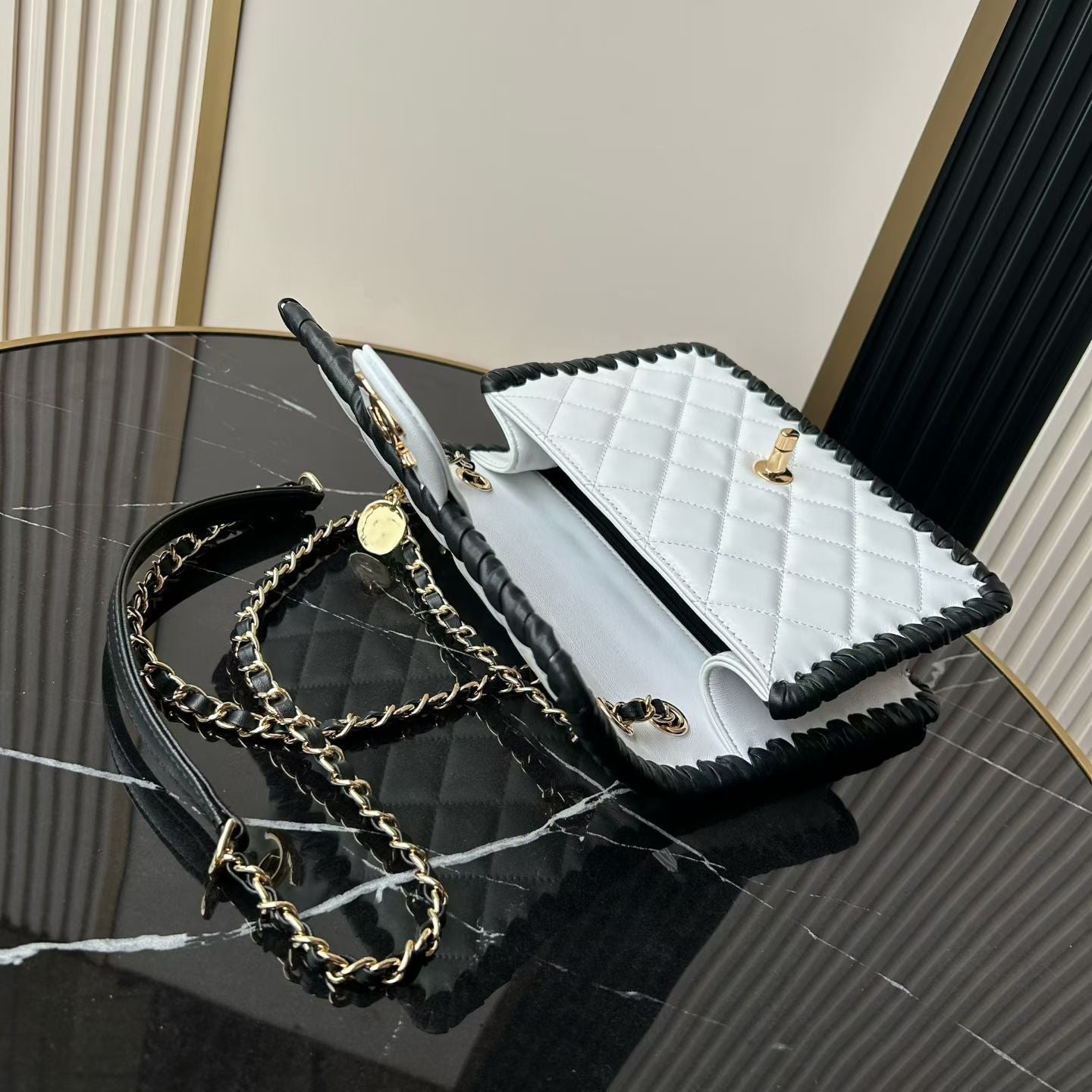 CHANEL 26S FLAP BAG 22 IN WHITE QUILTED LAMBSKIN WITH BLACK LEATHER TRIM