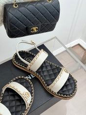FLAT CHAIN HEART SANDAL IN WHITE LAMBSKIN