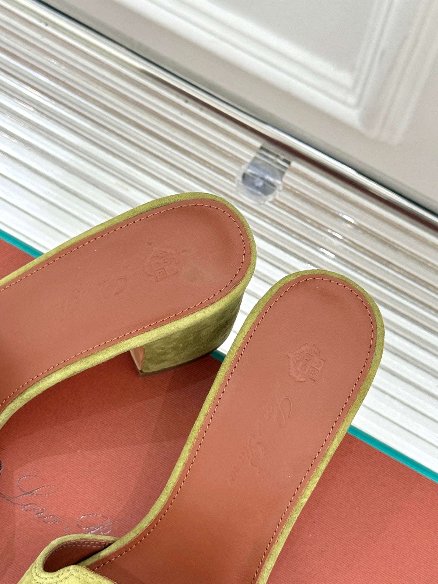 HIGH HEELS IN MOSS YELLOW SUEDE AND LAMBSKIN