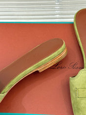 FLAT SANDALS IN MOSS YELLOW SUEDE AND LAMBSKIN