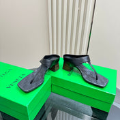 MARELLA THONG IN BLACK LEATHER WITH SIGNATURE INTRECCIATO INSOLE 55 MM