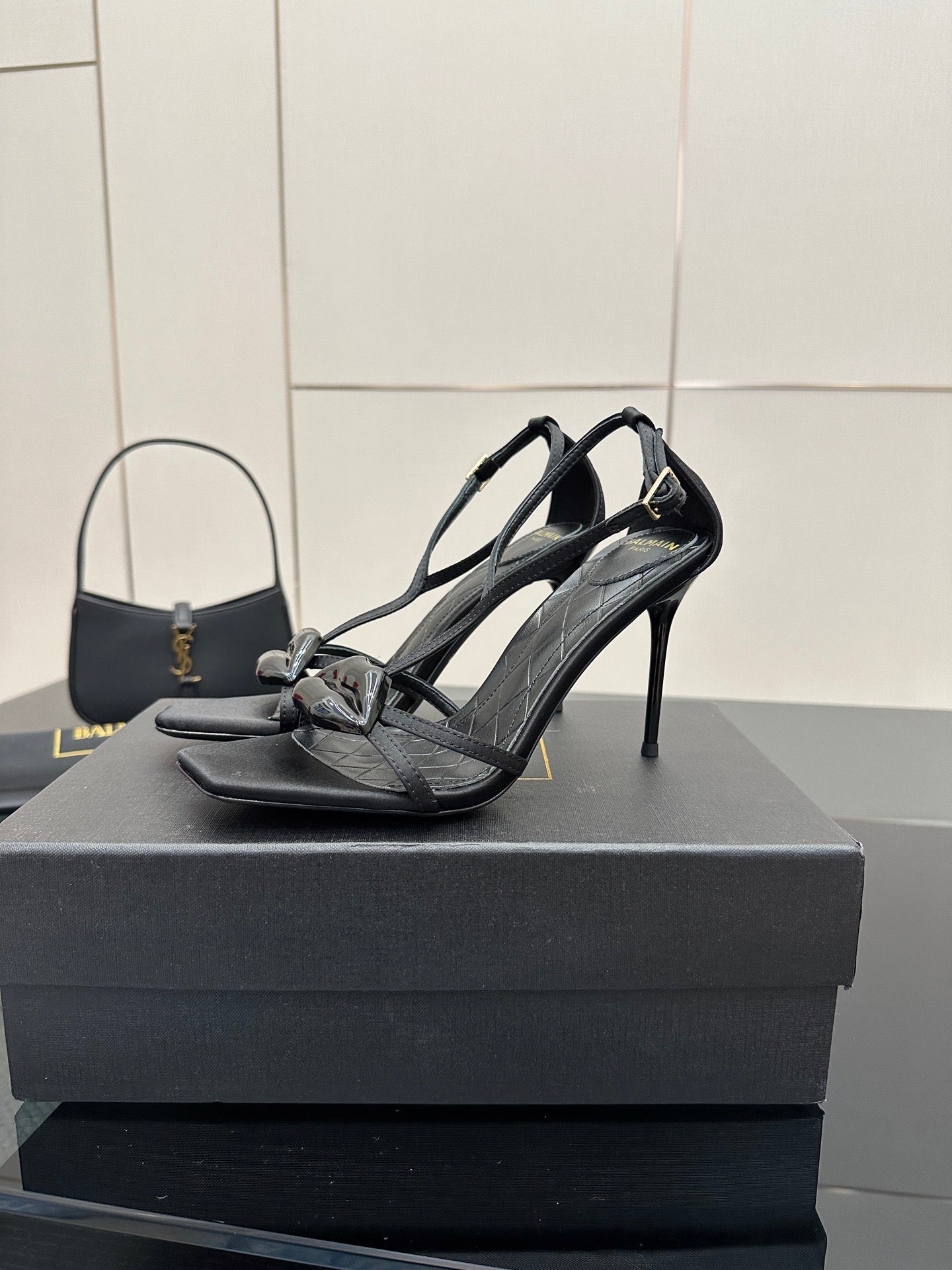 BALMAIN 25S LIPS SANDALS 10 IN BLACK SATIN