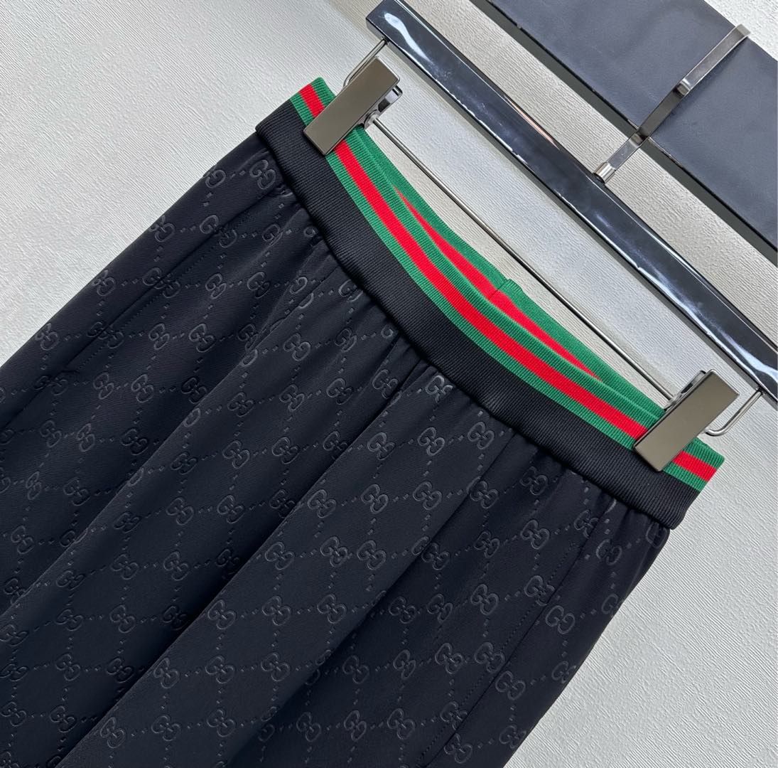 GUCCI 26S STRAIGHT-LEG PANTS 104