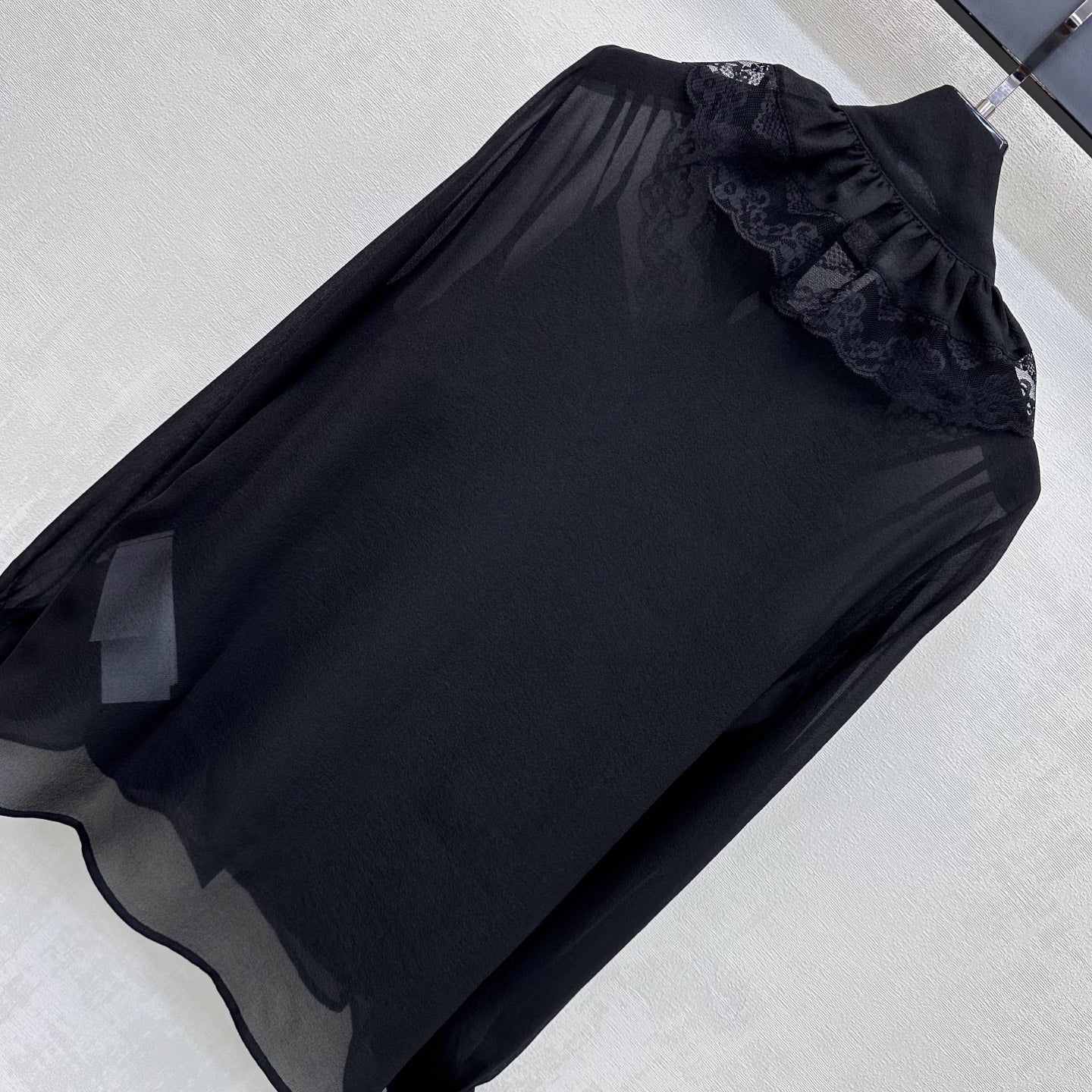 GUCCI 26S LONG-SLEEVE BOW-TIE BLOUSE 476