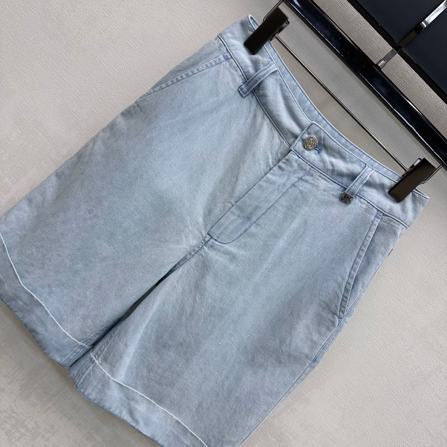 CHANEL 26S DENIM SHORTS 1433