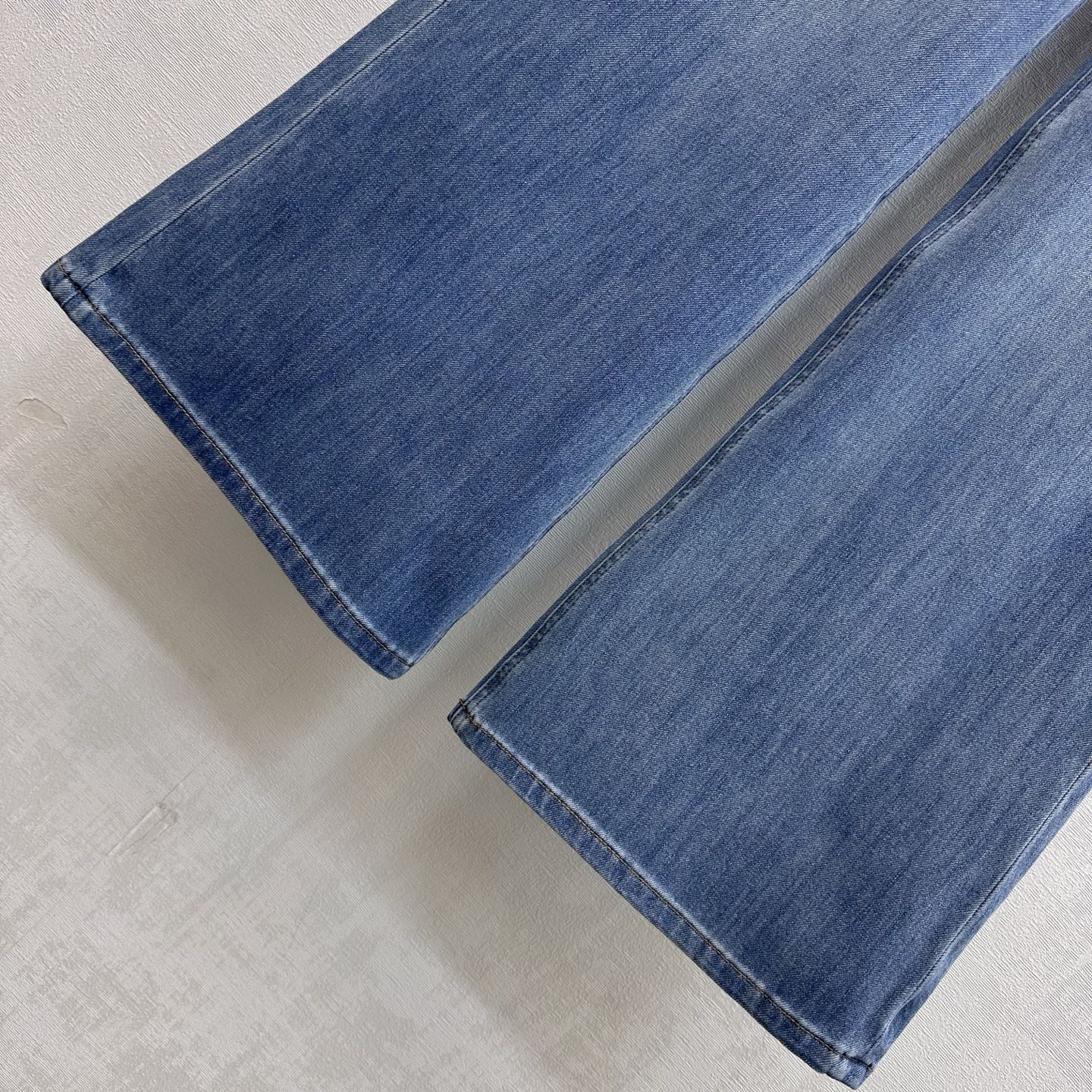 CHANEL 26S FLARED JEANS 1380