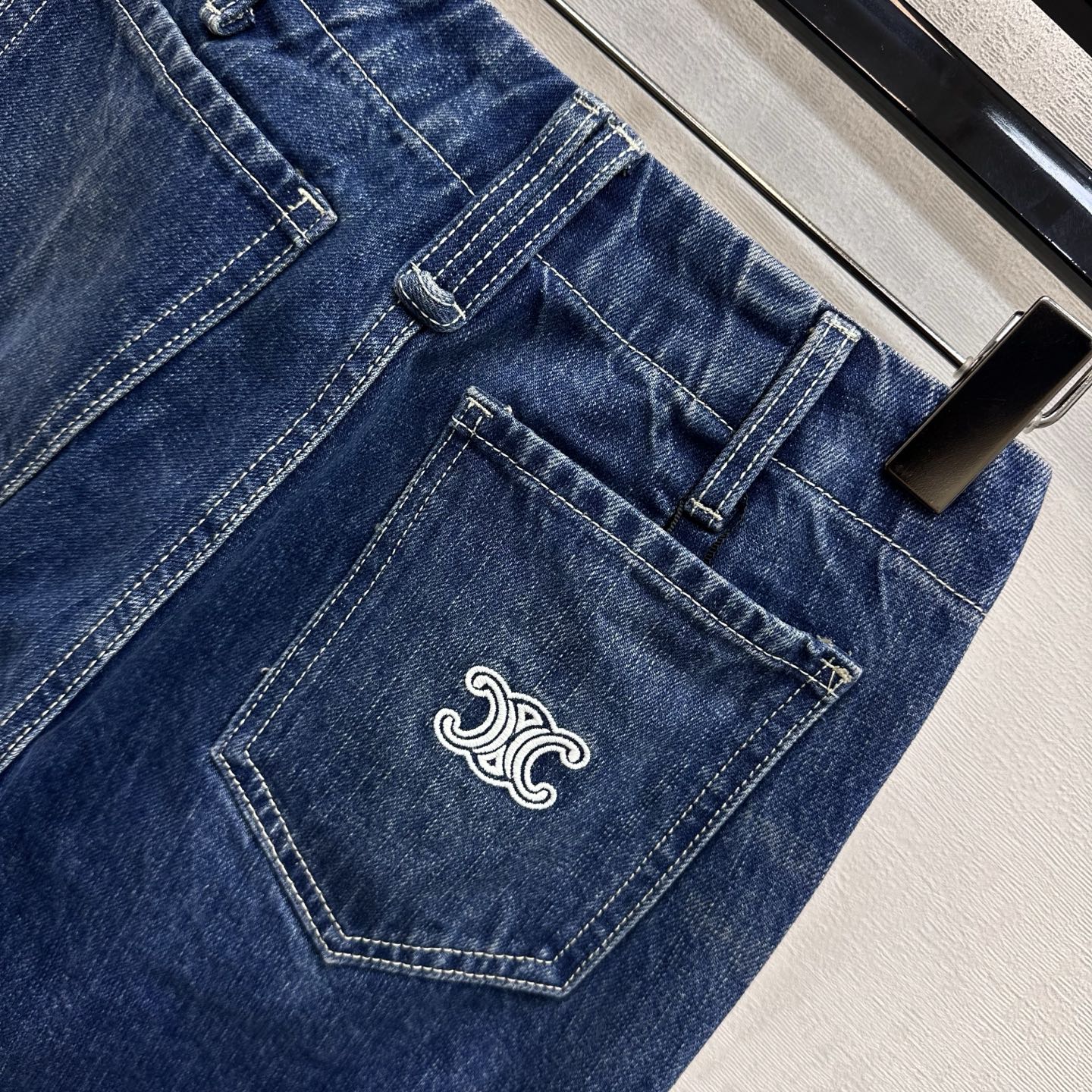 CELINE 26S HIGH-WAIST WIDE-LEG JEANS 650