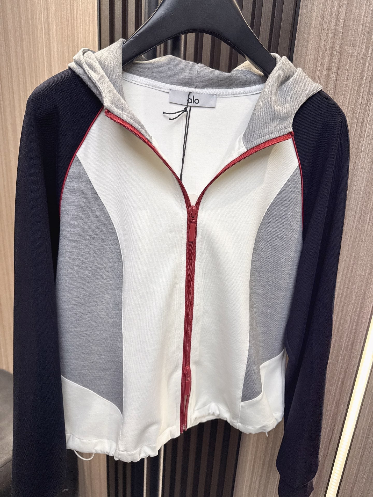 ALO 26S ZIP-UP HOODED JACKET 189