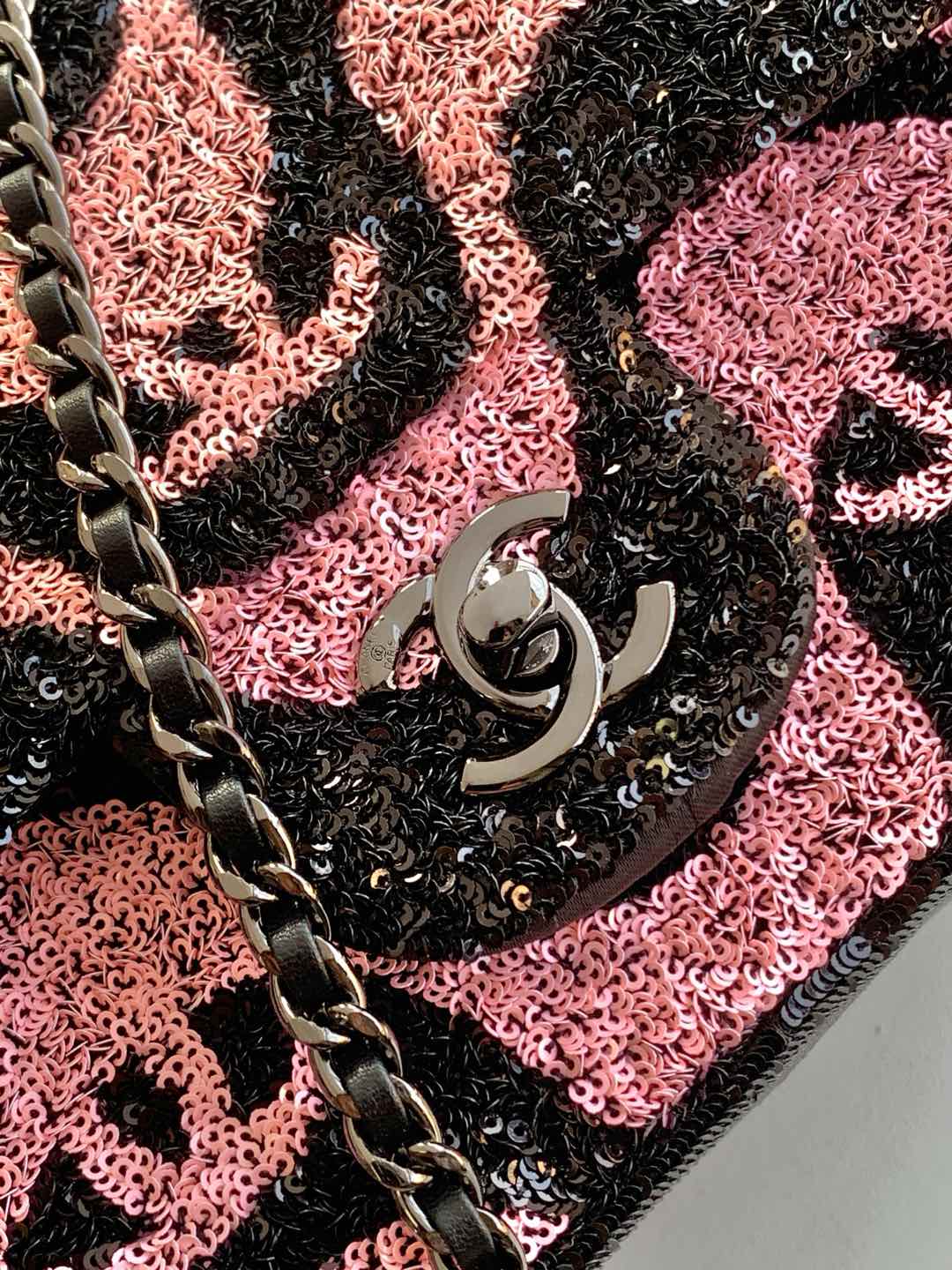 CHANEL 26S CLASSIC FLAP BAG 21 IN BLACK MIX PINK SEQUINS