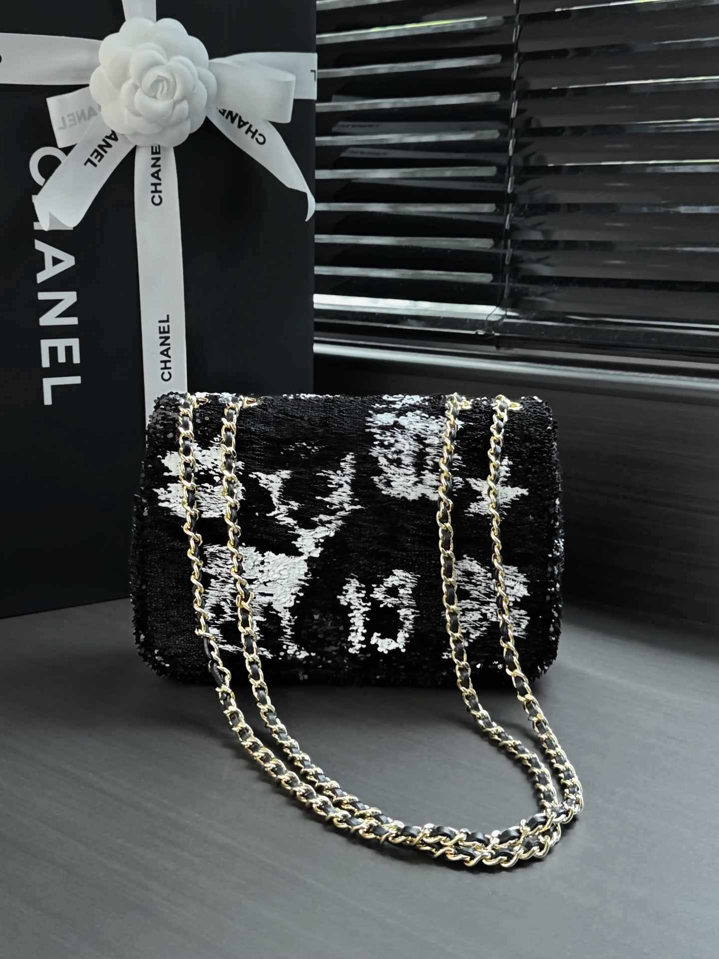 CHANEL 26S CLASSIC FLAP BAG 21 IN BLACK MIX WHITE SEQUINS
