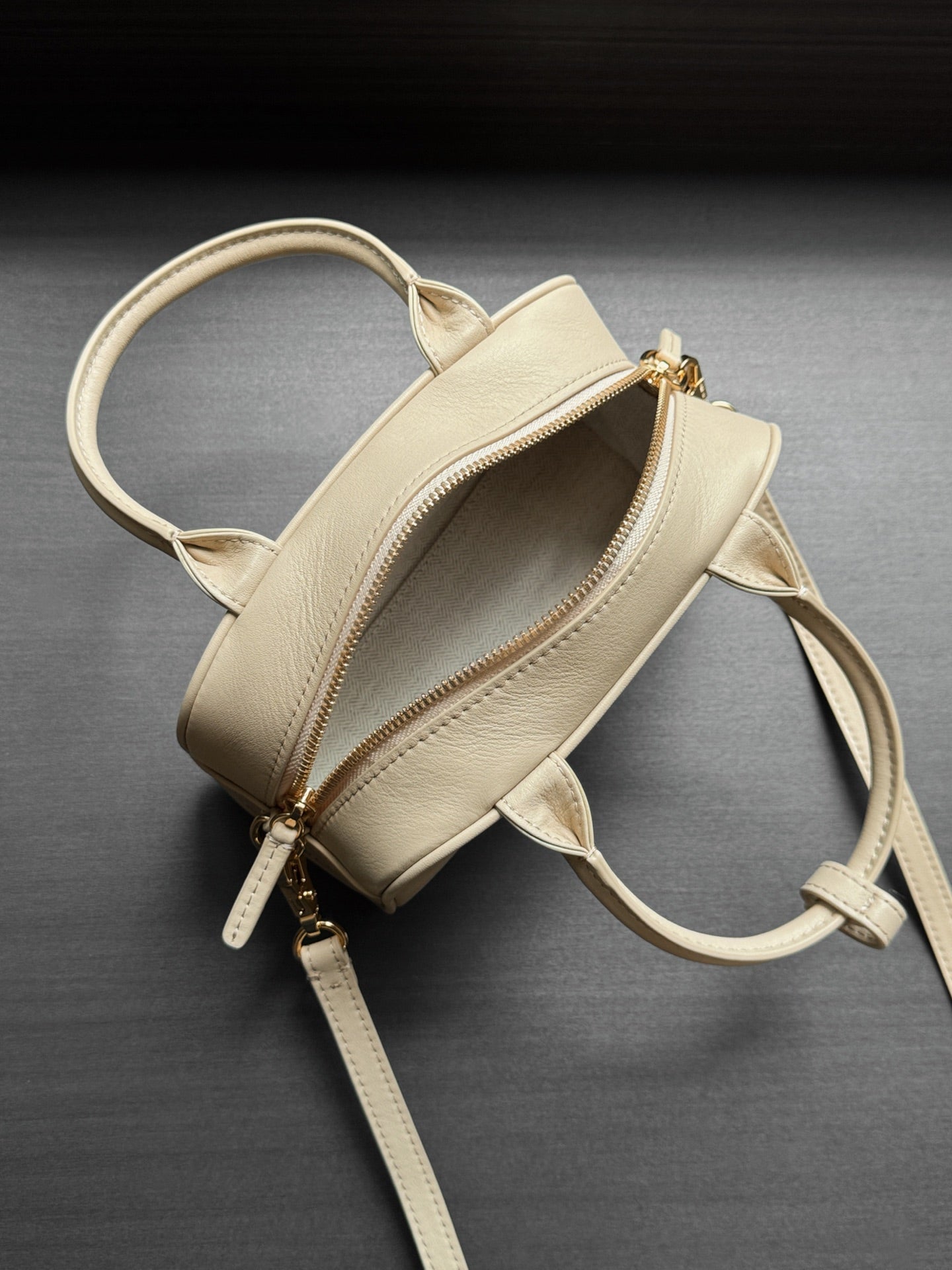 CHANEL 26S CLASSIC BOWLING BAG 21 IN CREAM BEIGE CALFSKIN