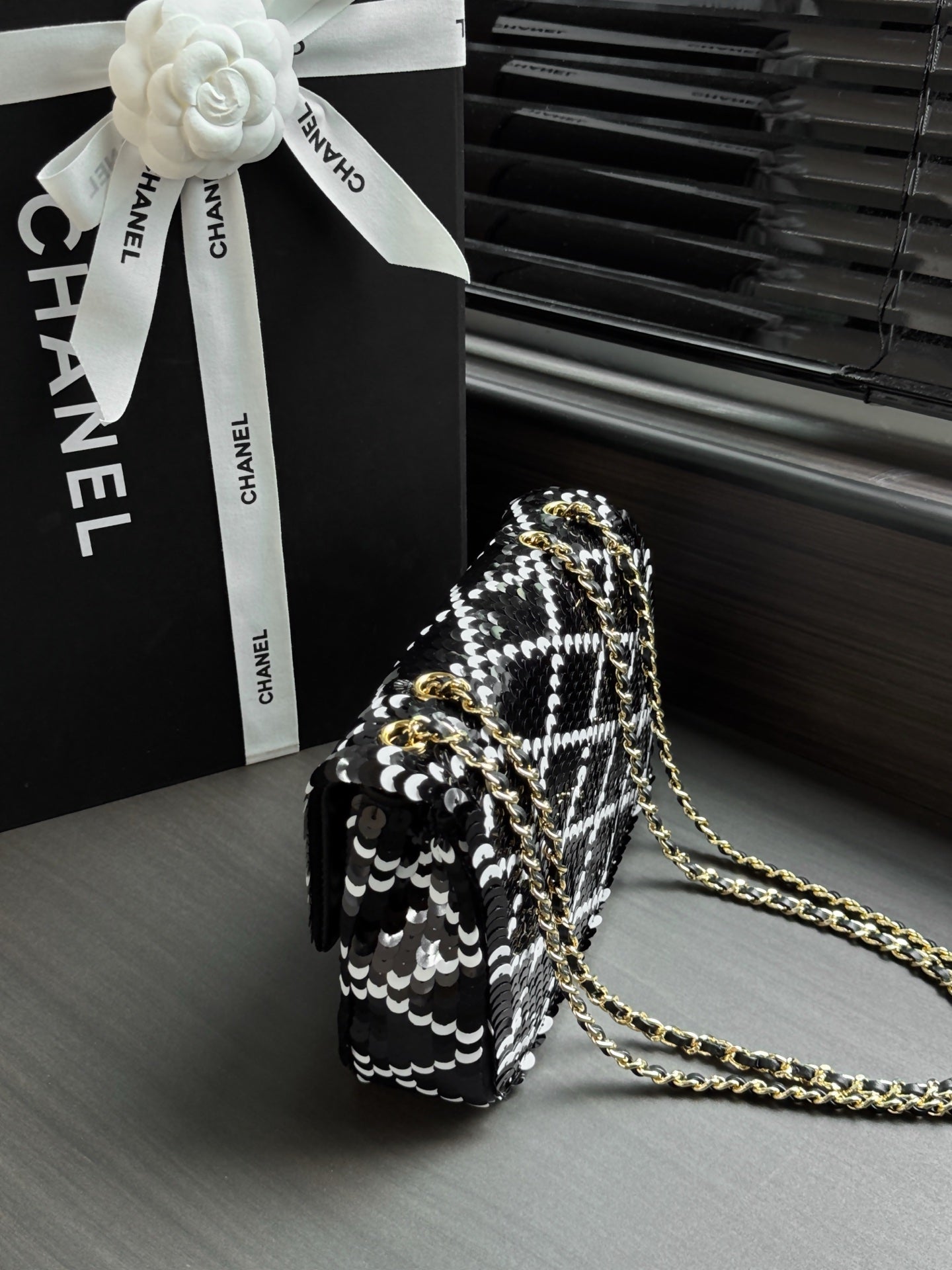 CHANEL 26S CLASSIC FLAP BAG 21 IN BLACK MIX WHITE SEQUINS STYLE 3