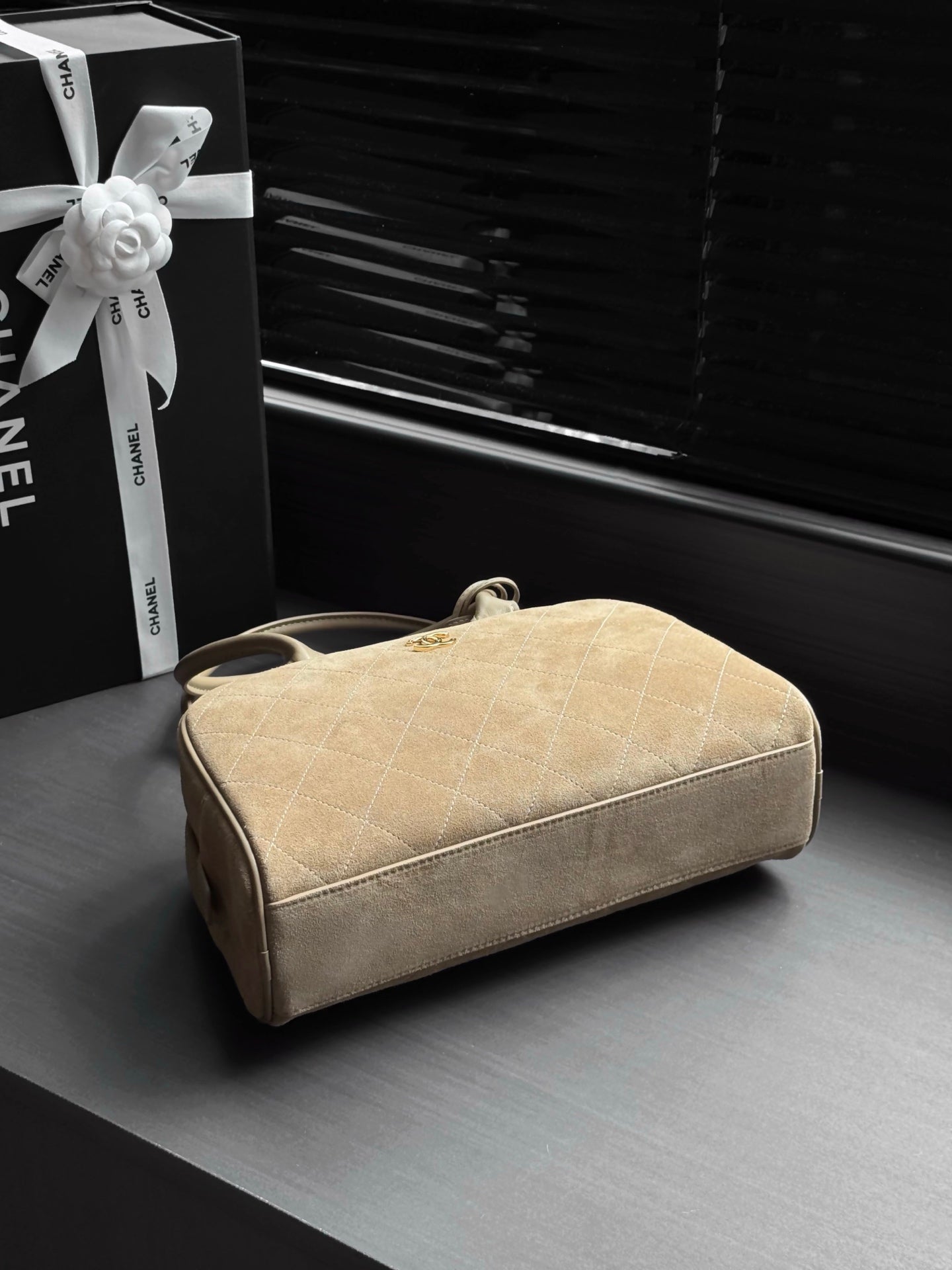CHANEL 26S CLASSIC BOWLING BAG 29 IN BEIGE SUEDE