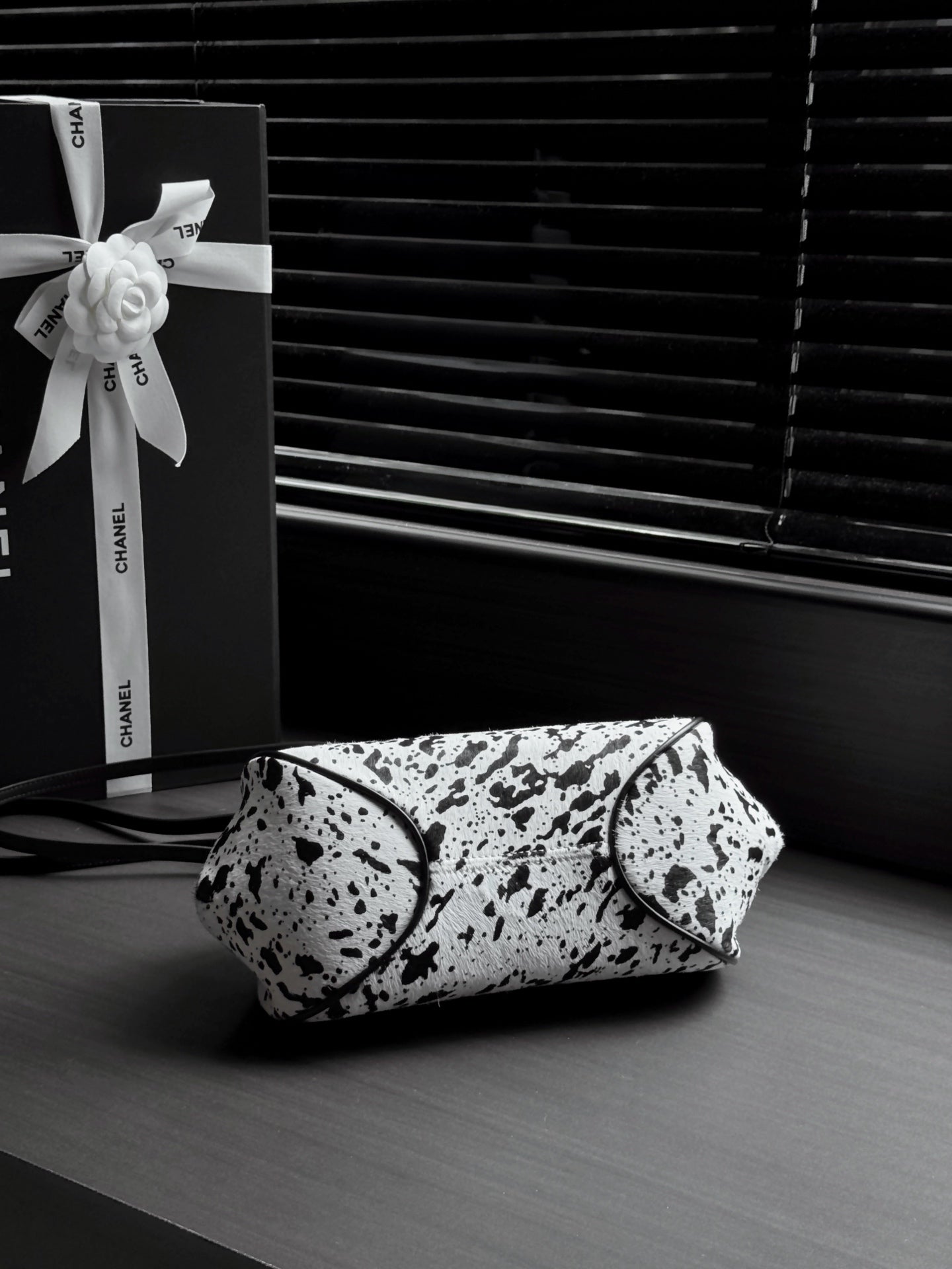 CHANEL 26S SHOULDER BAG 28 IN BLACK AND WHITE SPOTTED PRINT PONY HAIR
